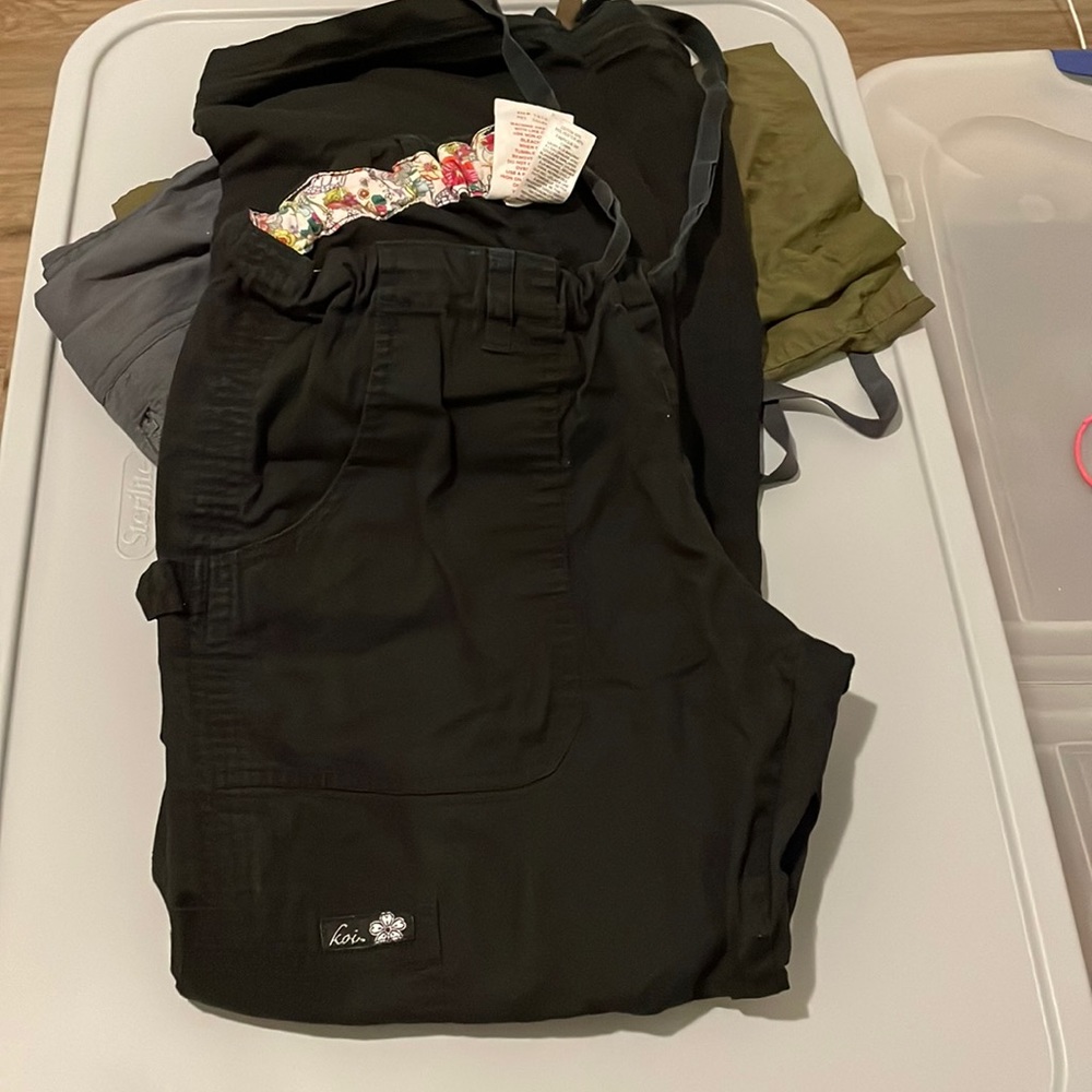 Koi scrub pants